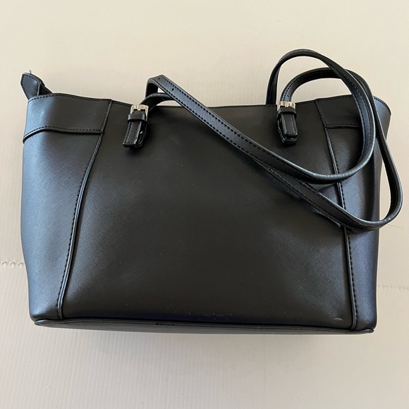 Guess Delaney Black Medium Classic Tote Bag - Picture 2 of 16